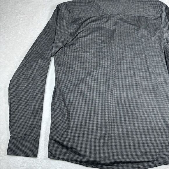 Travis Mathew Button Up Shirt Men Medium Long Sleeve Polyester Blend Golf TPC - Picture 9 of 12